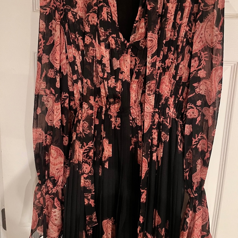Gorgeous pleated long sleeve maxi dress - Picture 6 of 10